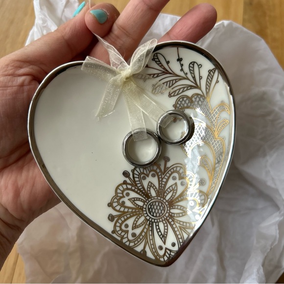 Hallmark Keepsake With This Ring Wedding Ornament NEW NIB Christmas - Picture 7 of 7